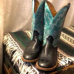 Cowgirl / cowboy boots